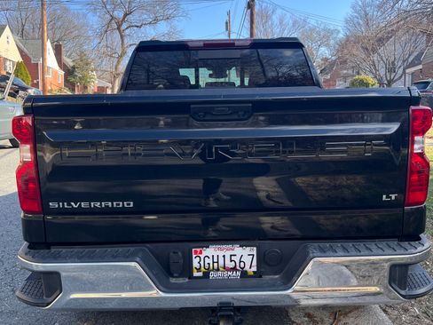 Used 2024 Chevrolet Silverado 1500 LT w/ Leather Package image 11