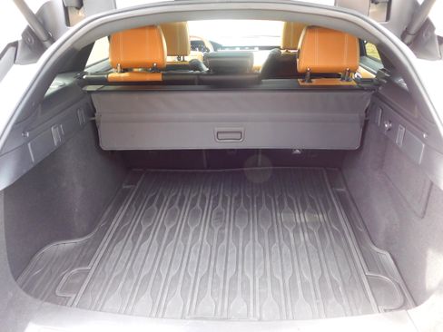 Used 2019 Land Rover Range Rover Velar R-Dynamic HSE image 16