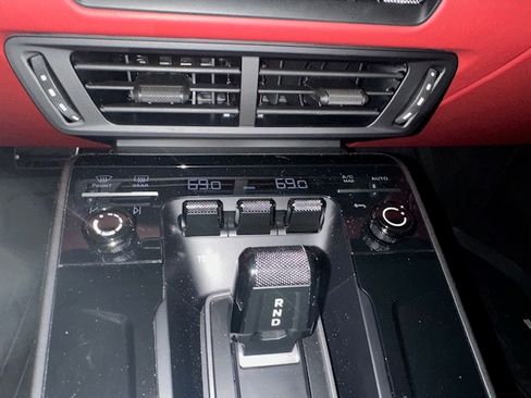 Used 2025 Porsche 911 Carrera image 11