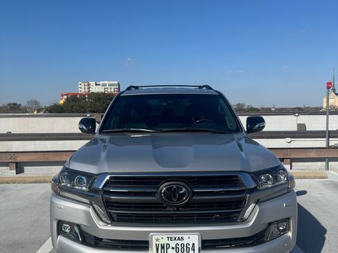 Used 2021 Toyota Land Cruiser Heritage Edition image 4