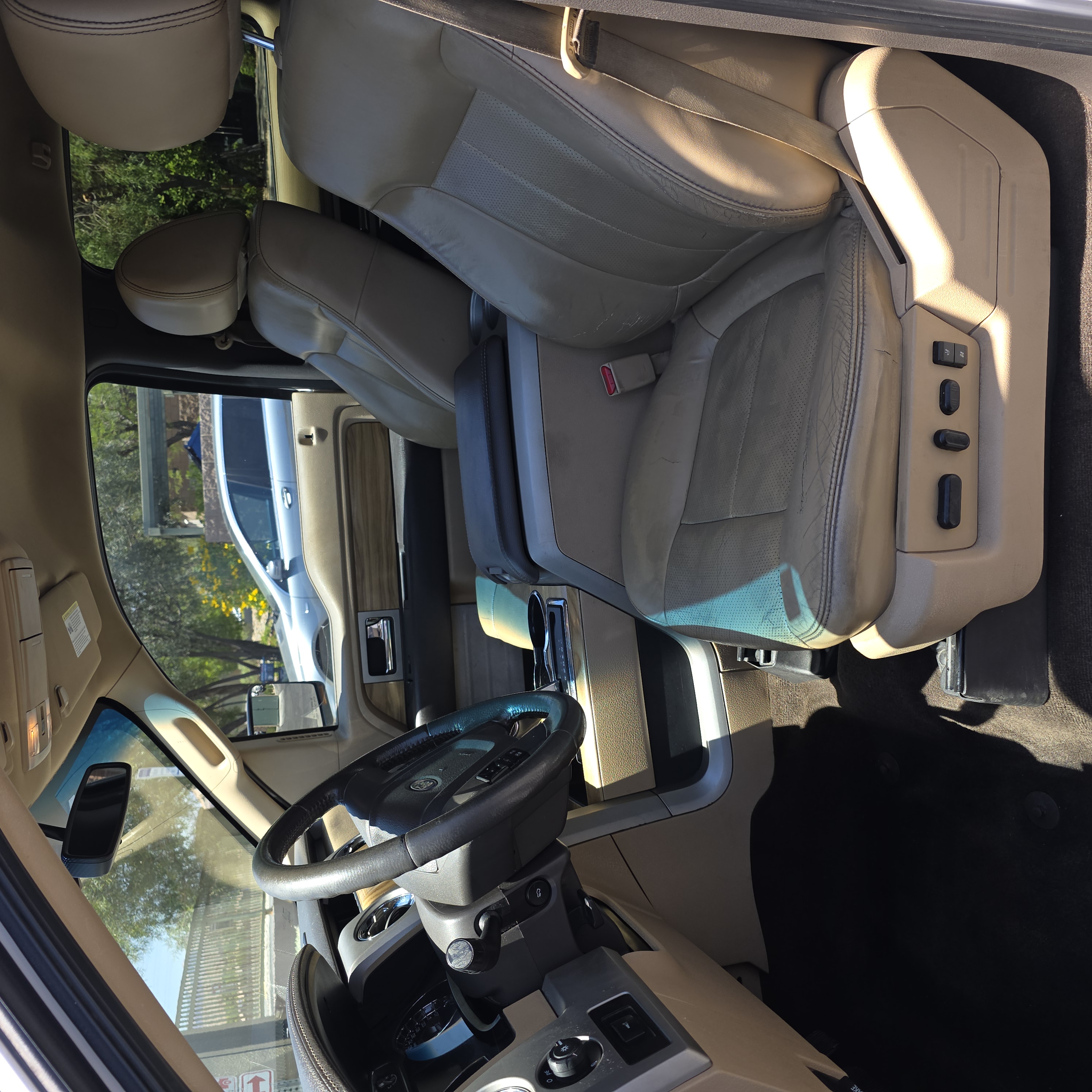 Used 2011 Ford F150 Lariat AWD/4WD image 2