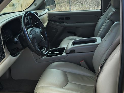 Used 2005 Chevrolet Avalanche Z71 w/ Sun And Sound Package image 12