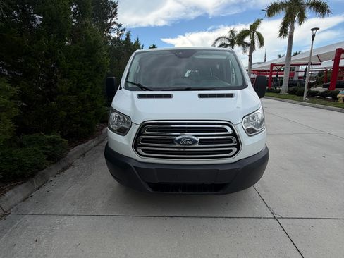 Used 2018 Ford Transit 350 XLT RWD image 4