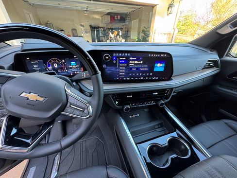 Used 2026 Chevrolet Tahoe High Country image 11