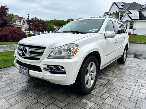 Used 2010 Mercedes-Benz GL 450 4MATIC image 4