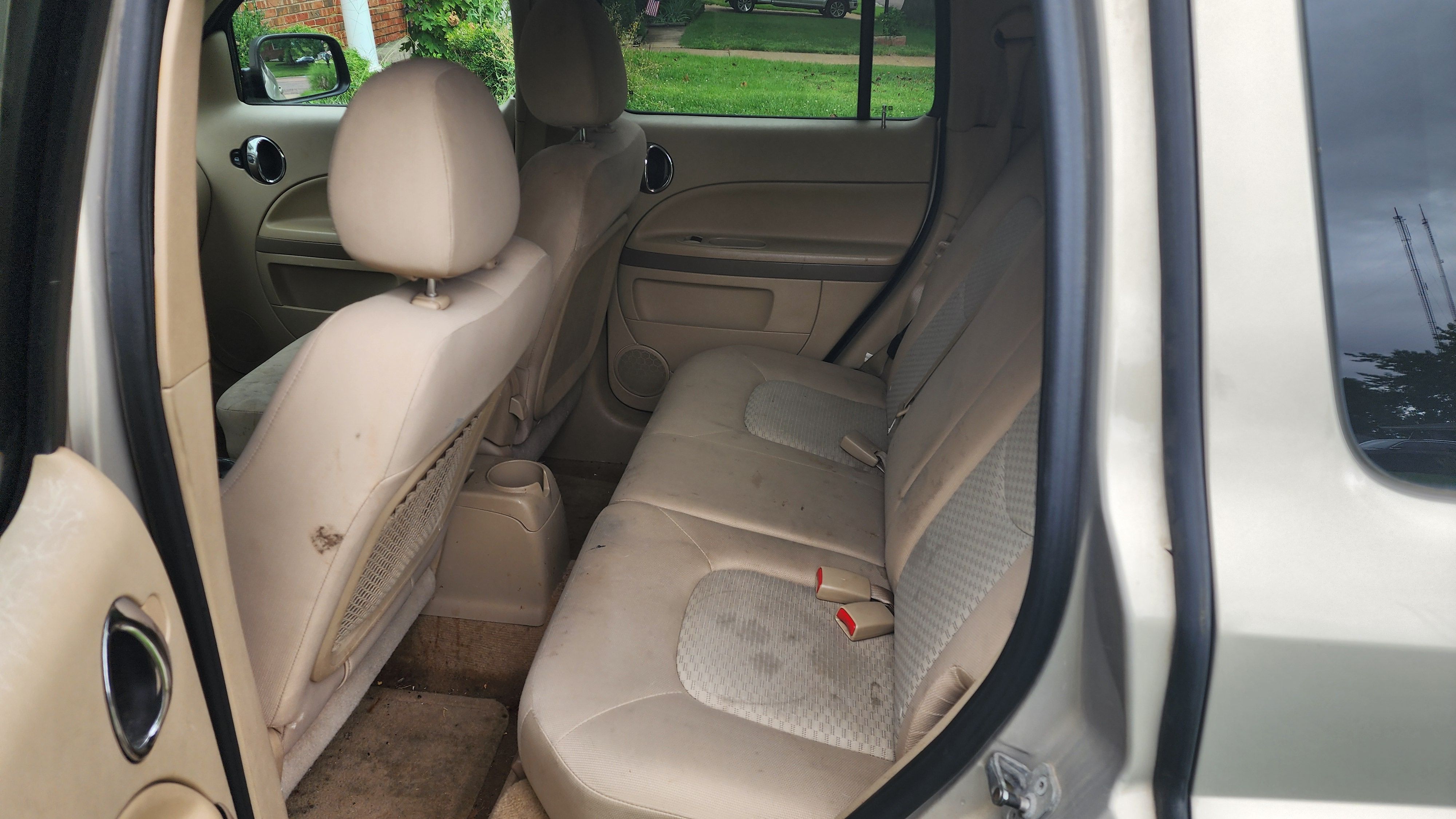 Used 2009 Chevrolet HHR LS FWD image 9