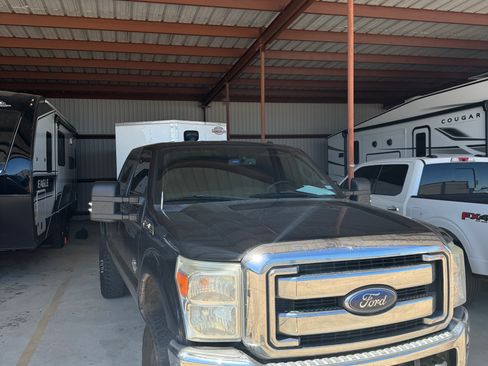 Used 2015 Ford F250 Lariat w/ Lariat Ultimate Package image 5