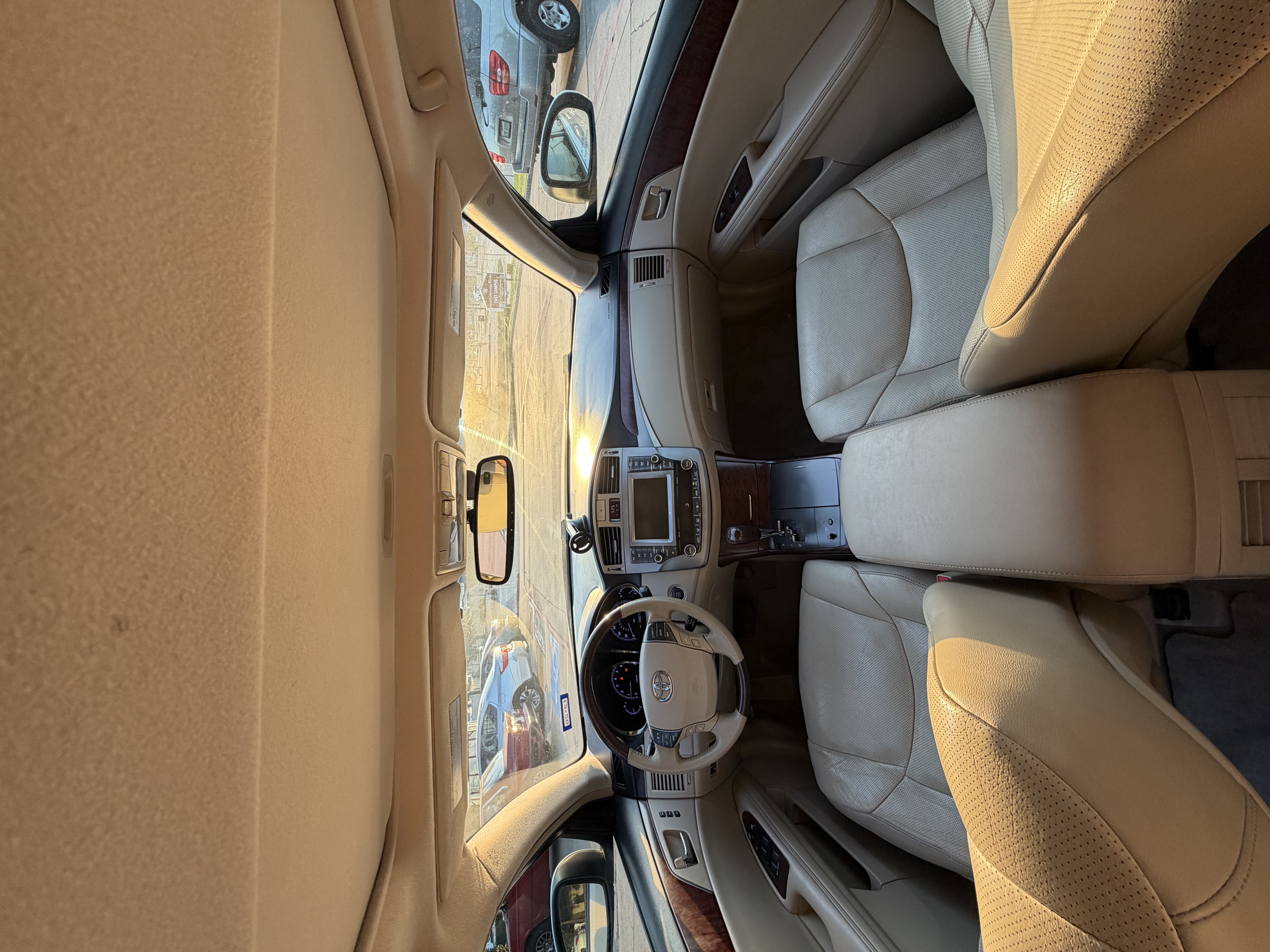 Used 2012 Toyota Avalon Limited FWD image 11