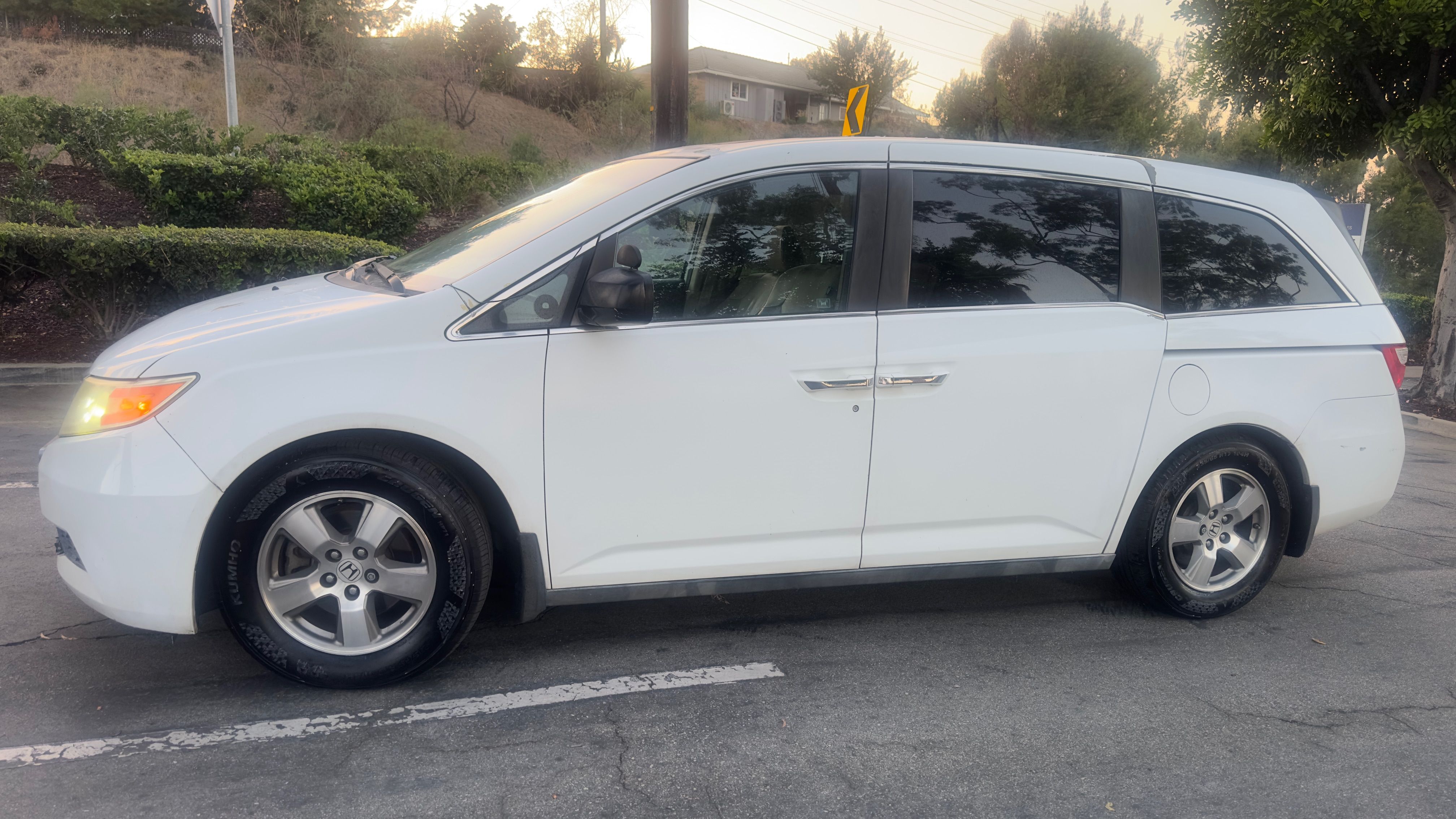 Used 2012 Honda Odyssey EX-L image 2