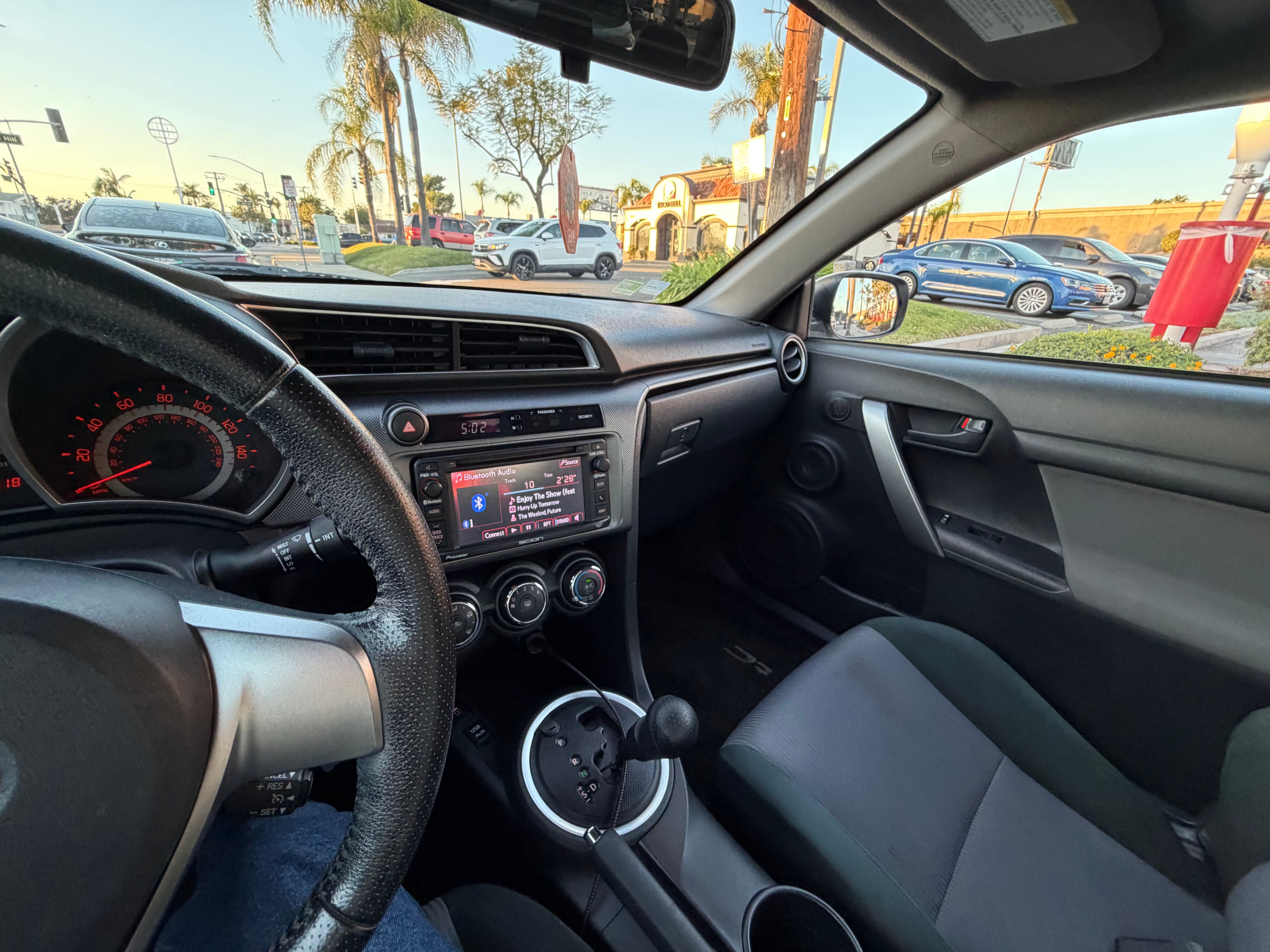 Used 2014 Scion tC FWD image 5