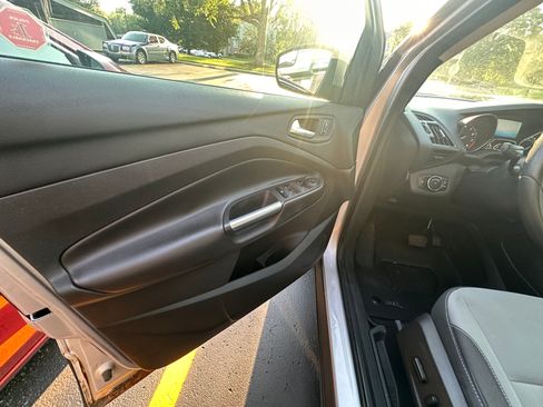 Used 2014 Ford Escape SE w/ Equipment Group 201A image 6