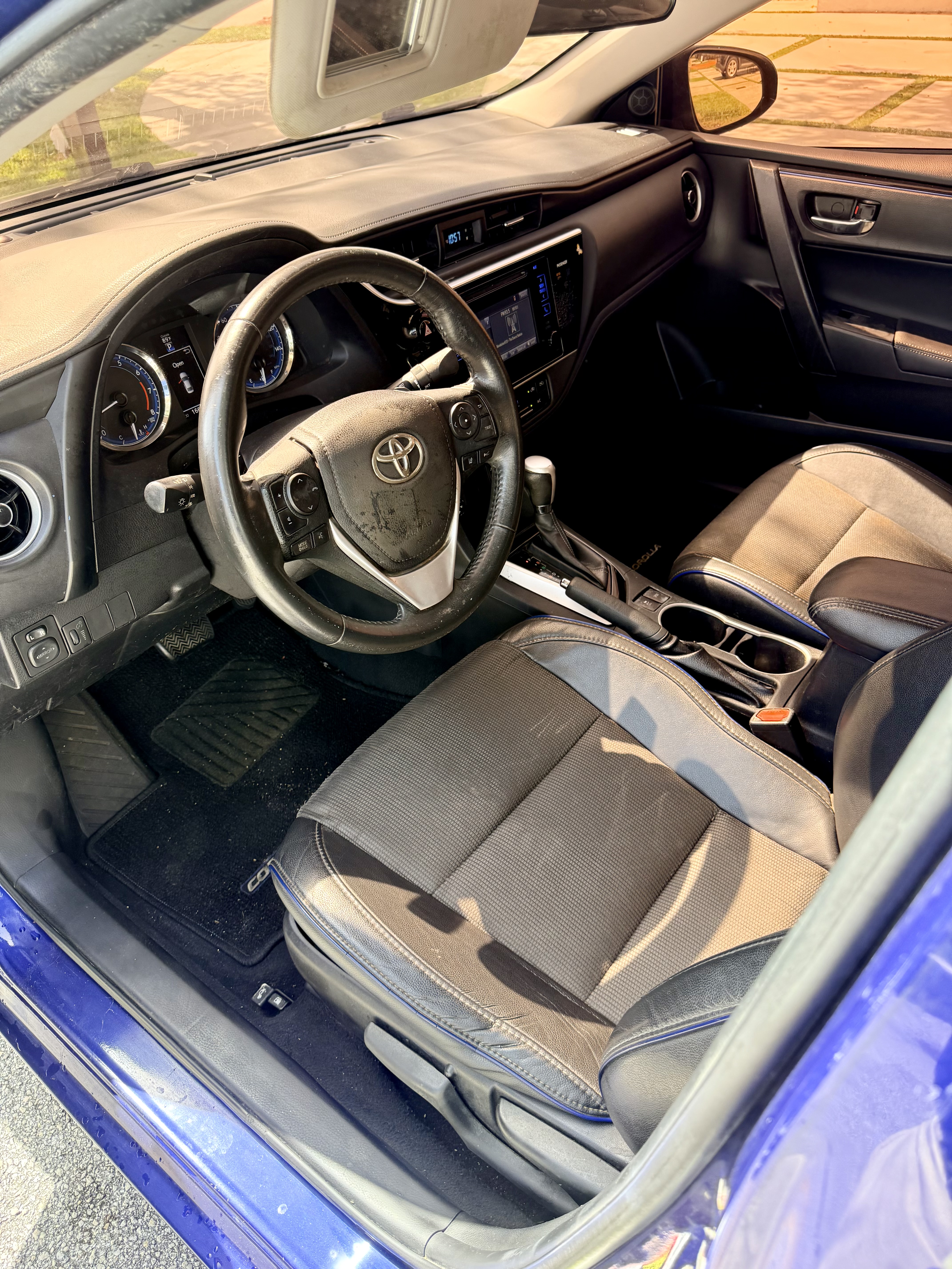 Used 2017 Toyota Corolla SE FWD image 13