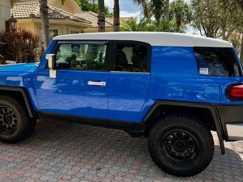 Used 2007 Toyota FJ Cruiser 4WD image 2