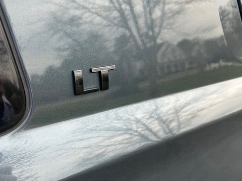 Used 2020 Chevrolet Suburban LT w/ RST Edition image 10