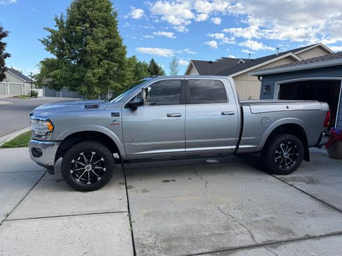 Used 2020 RAM 3500 Limited AWD/4WD image 11