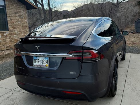 Used 2016 Tesla Model X 90D image 6