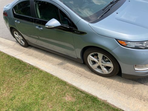Used 2013 Chevrolet Volt Premium w/ Premium Trim Package image 4