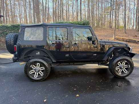 Used 2011 Jeep Wrangler Unlimited Sport image 4