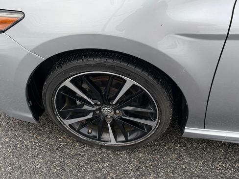 Used 2019 Toyota Camry XSE image 10