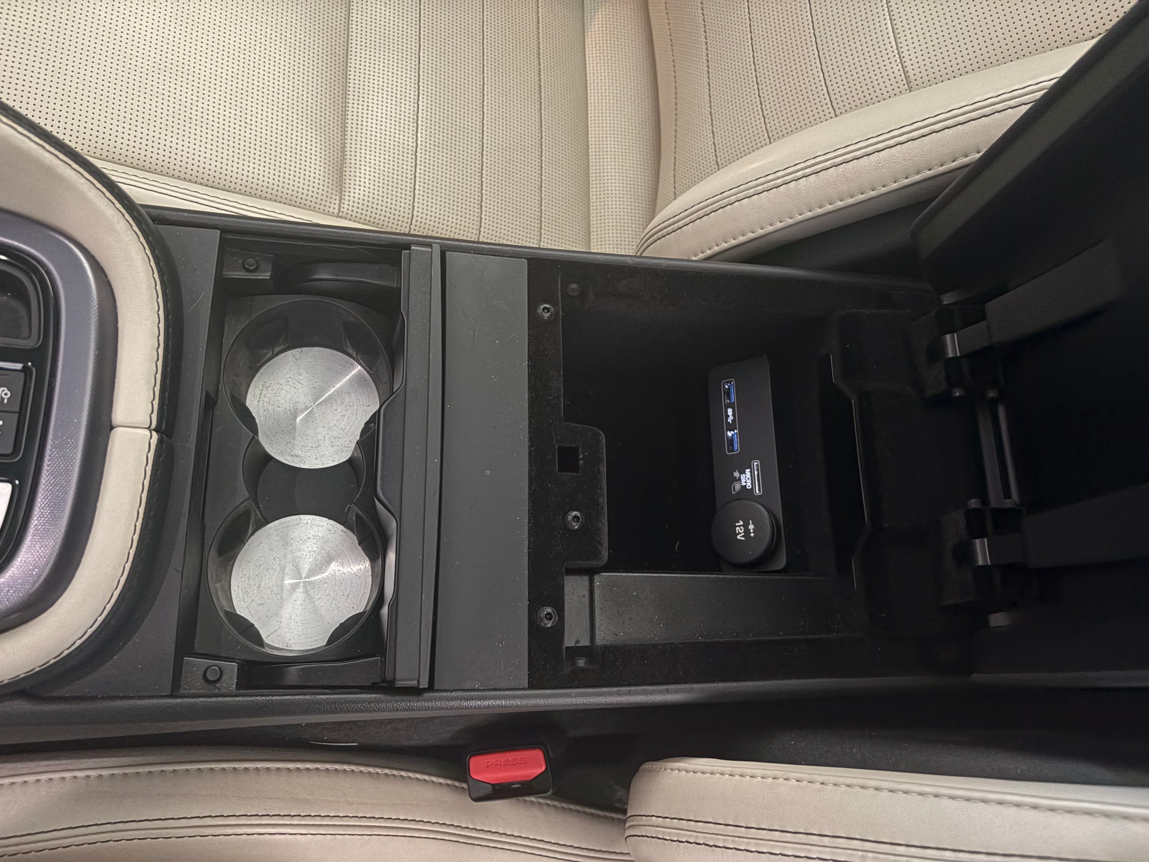 Used 2019 Jaguar F-TYPE Coupe RWD image 12