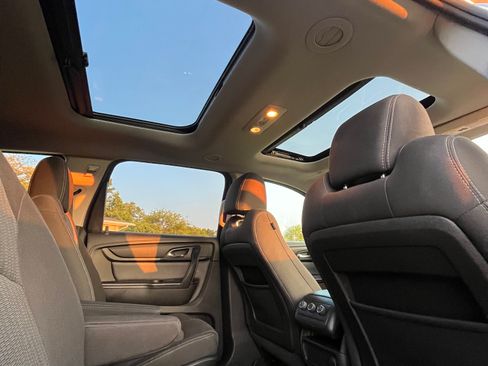 Used 2016 Chevrolet Traverse LT w/ Style and Technology Package image 9