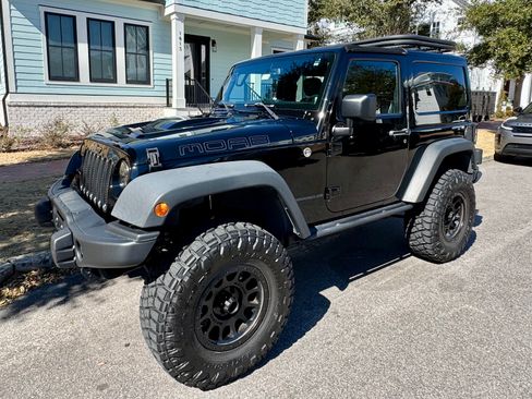 Used 2013 Jeep Wrangler Sahara image 2