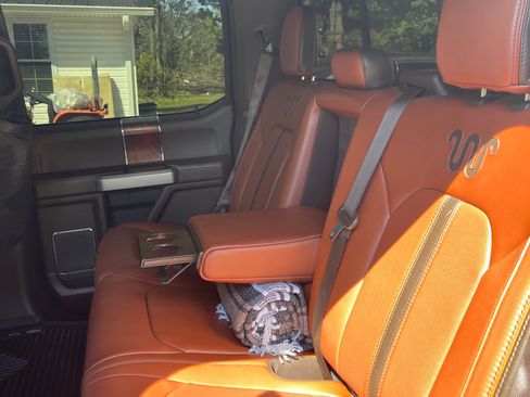 Used 2019 Ford F150 King Ranch w/ Equipment Group 601A Luxury AWD/4WD image 9