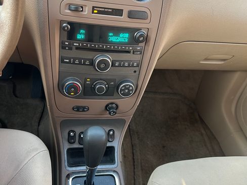 Used 2006 Chevrolet HHR LT FWD image 13