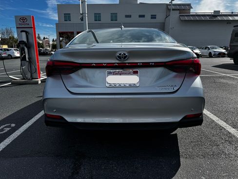 Used 2019 Toyota Avalon Limited w/ Advanced Safety Package image 10