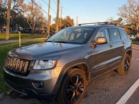 Used 2012 Jeep Grand Cherokee Altitude image 5