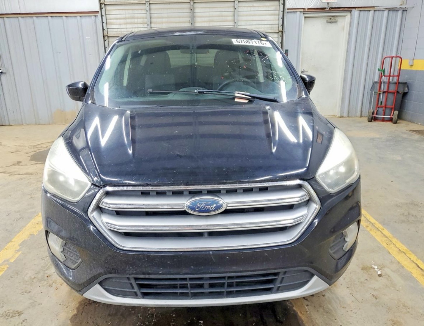 Used 2017 Ford Escape SE FWD image 2