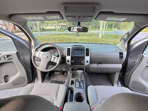 Used 2019 Nissan Frontier SV image 11
