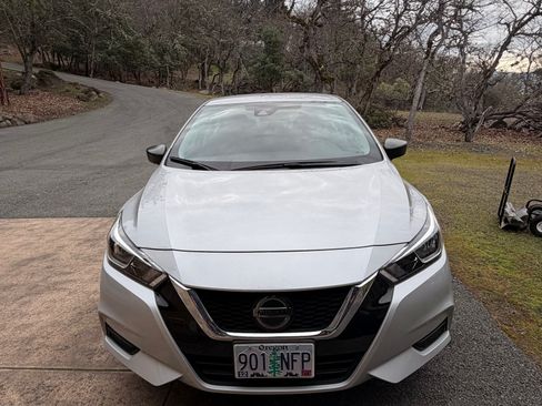 Used 2021 Nissan Versa S image 18