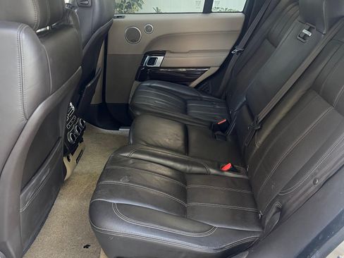 Used 2014 Land Rover Range Rover HSE image 13