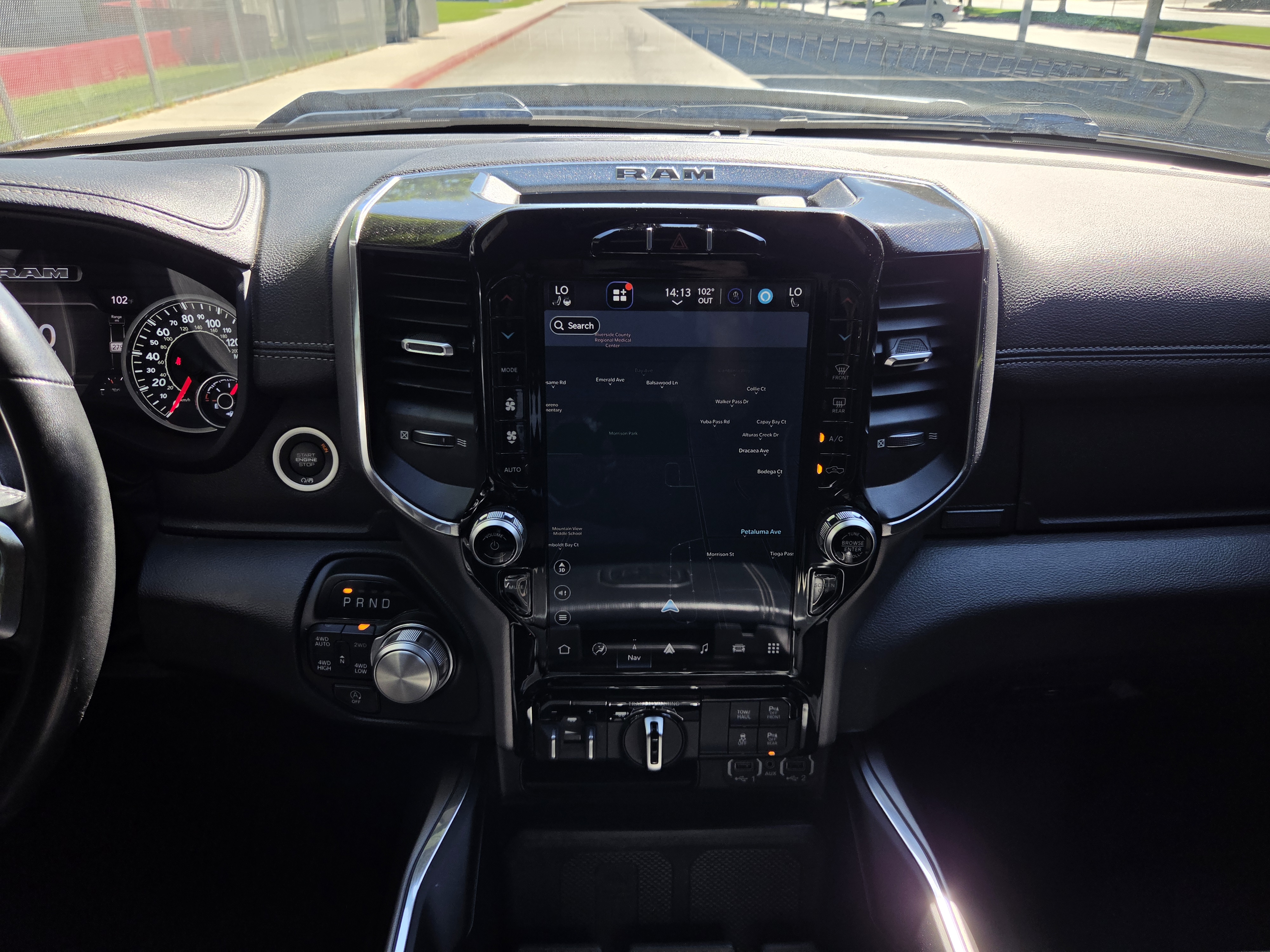 Used 2022 RAM 1500 Laramie AWD/4WD image 14