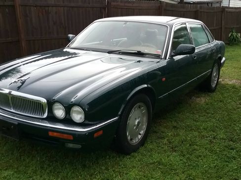 Used 1995 Jaguar XJ6 RWD image 1