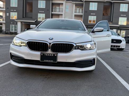 Used 2019 BMW 530i w/ Convenience Package image 2