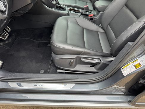 Used 2017 Volkswagen Golf Alltrack SE image 10