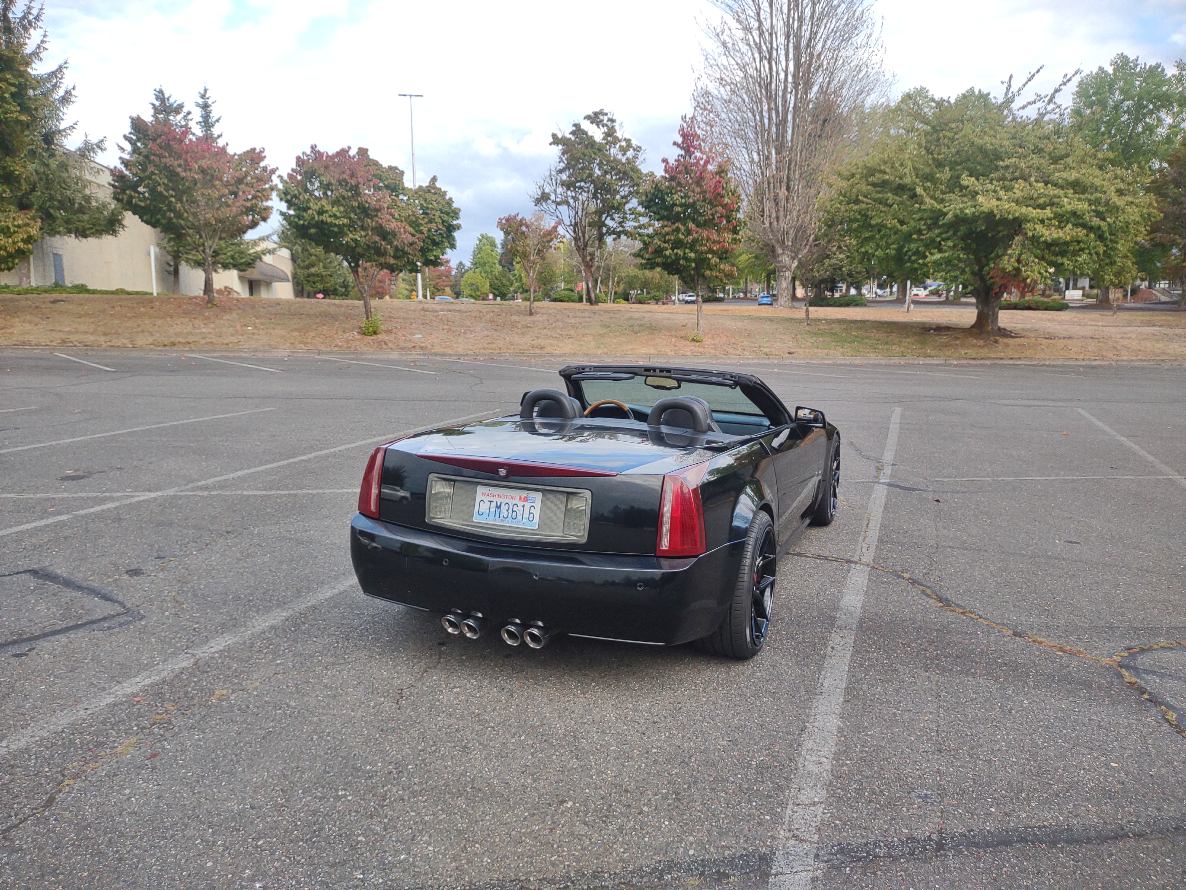 Used 2006 Cadillac XLR RWD image 4