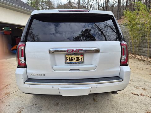 Used 2017 GMC Yukon Denali w/ Open Road Package image 12