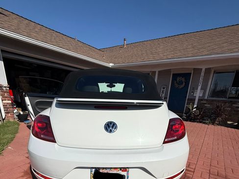 Used 2014 Volkswagen Beetle 1.8T FWD image 11