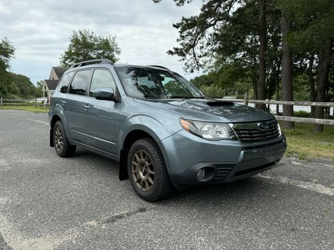 Used 2010 Subaru Forester 2.5XT Limited image 9