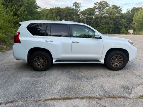 Used 2010 Lexus GX 460 AWD/4WD image 6