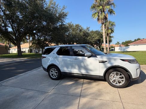 Used 2019 Land Rover Discovery SE AWD/4WD image 5