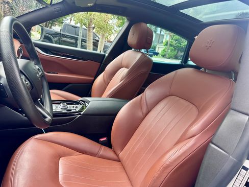 Used 2021 Maserati Levante AWD/4WD image 22
