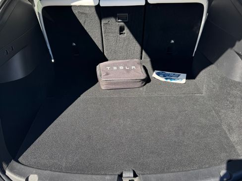 Used 2021 Tesla Model Y Long Range image 12