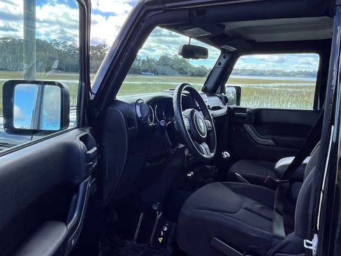 Used 2013 Jeep Wrangler Unlimited Sport image 11