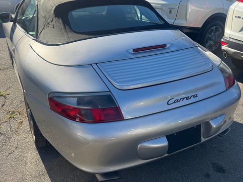 Used 2004 Porsche 911 Carrera image 4