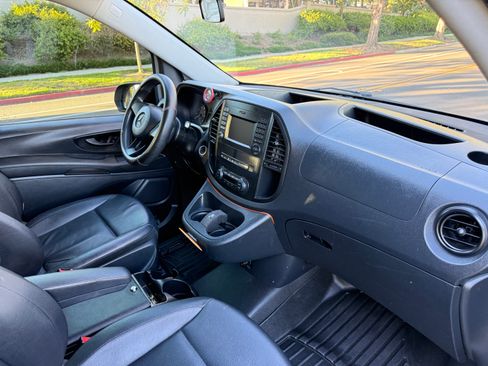 Used 2016 Mercedes-Benz Metris Passenger image 13