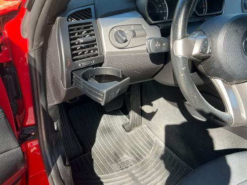 Used 2004 BMW Z4 2.5i image 11